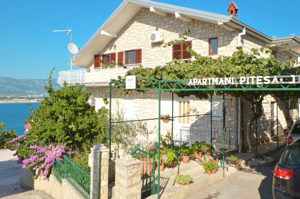 Apartments Pitesa Trogir Exterior foto
